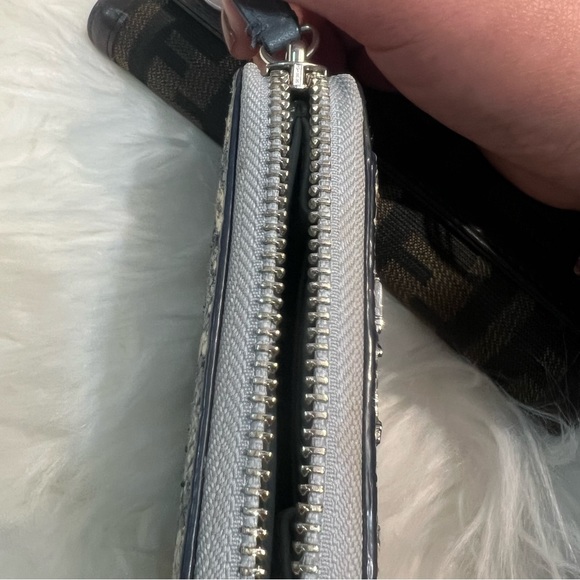 coach small wallet - Picture 4 of 12